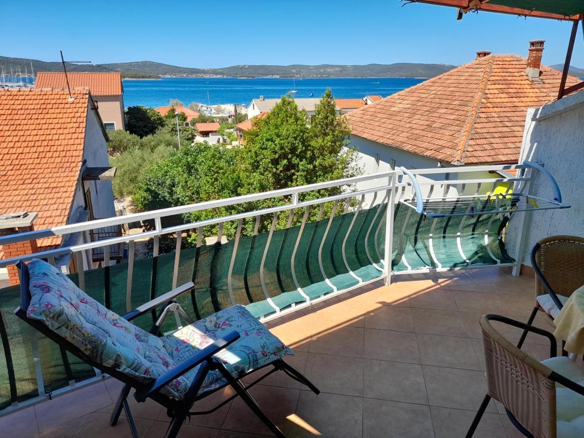 Apartment Gotovina Biograd Na Moru Exteriör bild