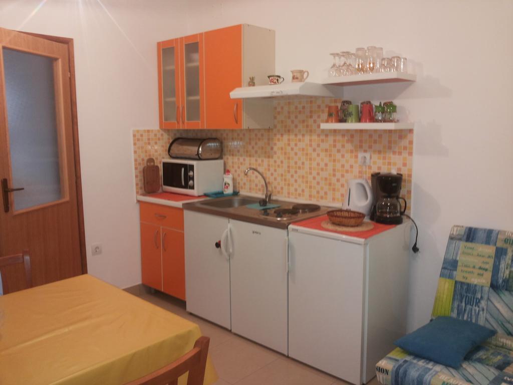 Apartment Gotovina Biograd Na Moru Rum bild