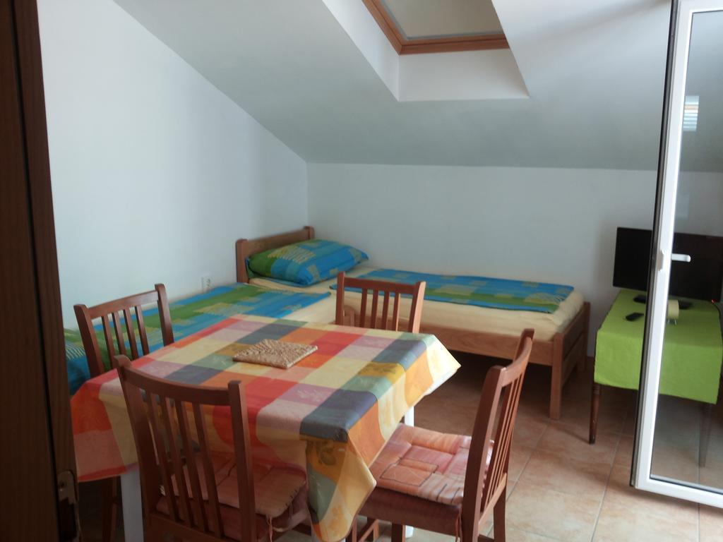 Apartment Gotovina Biograd Na Moru Rum bild